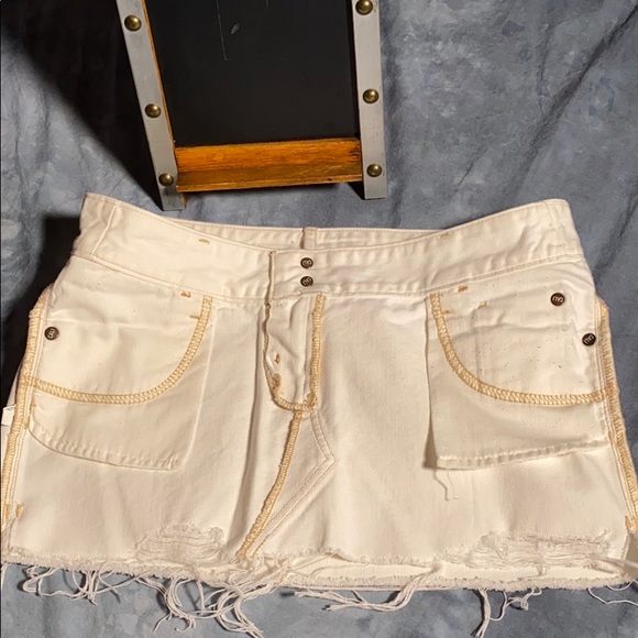Hollister Distressed Mini Skirt - Picture 15 of 16